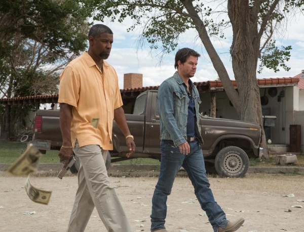 Denzel-Washington-and-Mark-Wahlberg-in-2-Guns-2013-Movie-Image