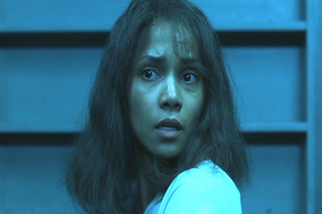 Halle-Berry-as-Miranda-Grey-in-Gothika